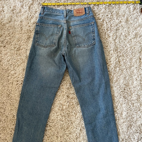 Vintage Cropped Levi’s - Picture 5 of 5